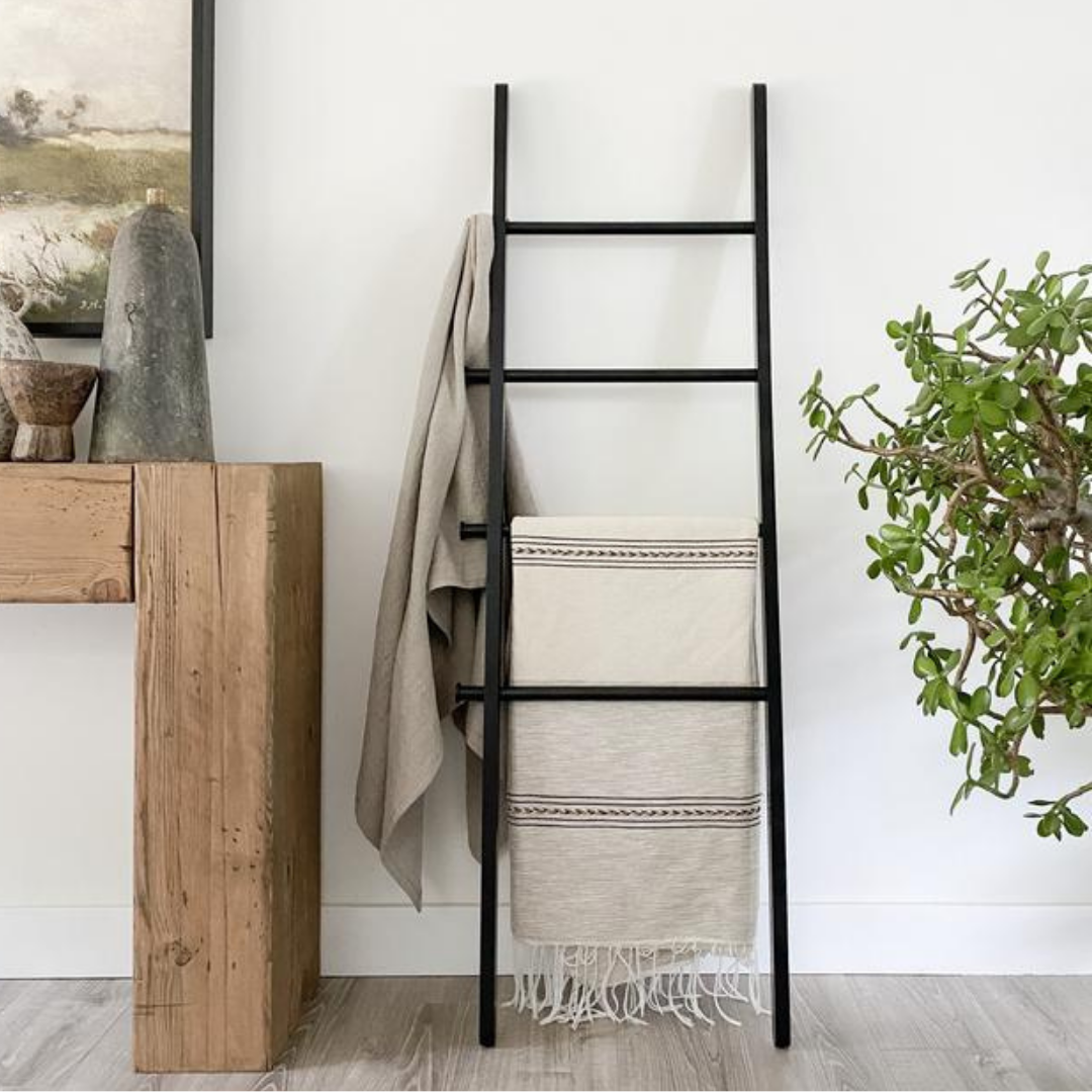 Umbra Loves: Leana Ladder – Umbra Europe